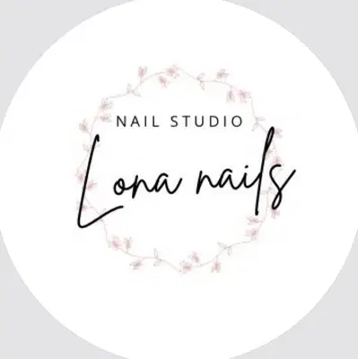 Lona Nails